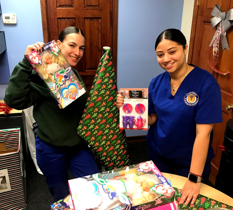 Unwrap Our Holiday Tips to Become a Better Medical Assistant